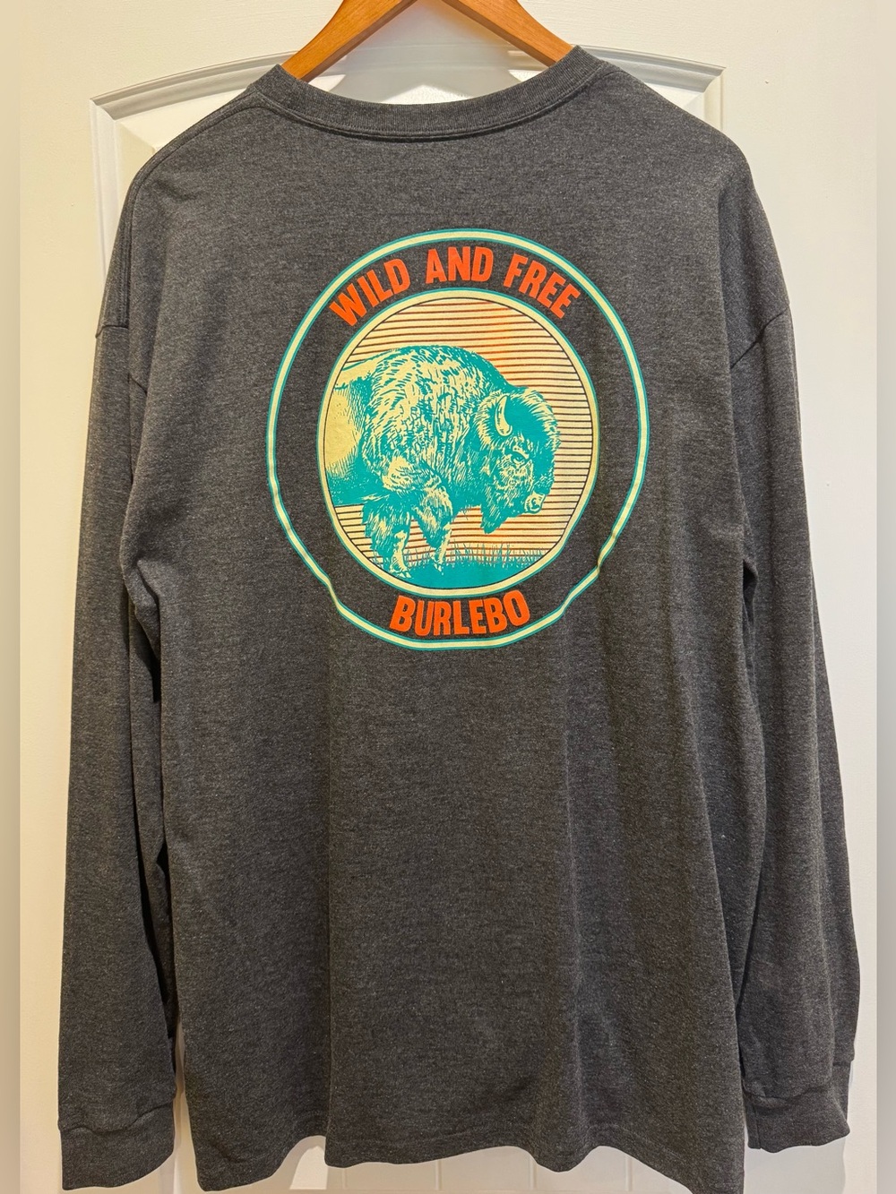 Burlebo “Wild and Free” Buffalo Long Sleeve Tee Mens XL Gray *** LIKE NEW ***